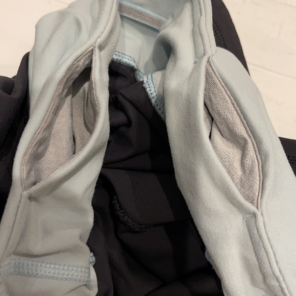 B: 𝅺Lululemon Sz 6 Run Fast and Free Crop Leggings Black Teal ruffle accent - Picture 7 of 9